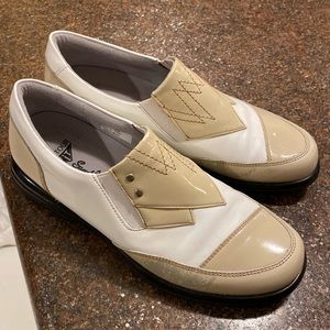 Women’s Pip Sandbaggers White/Tan Golf Shoes/Loafers,Like New with Defect,Size 9